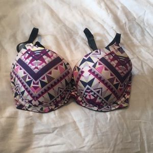 32DD PINK bra.